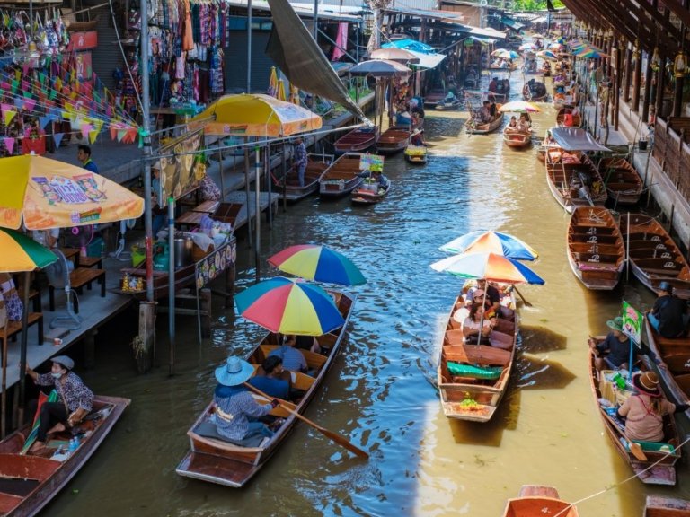 Damnoen Saduak Floating Market