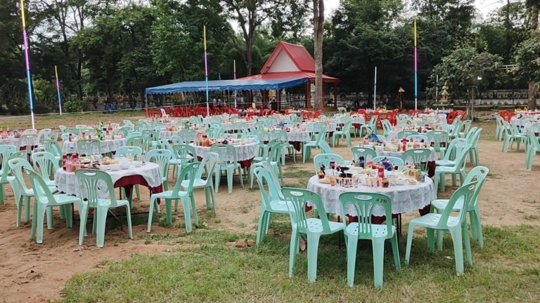 Ghost banquet