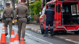 Chute d’un tuk-tuk à Phuket