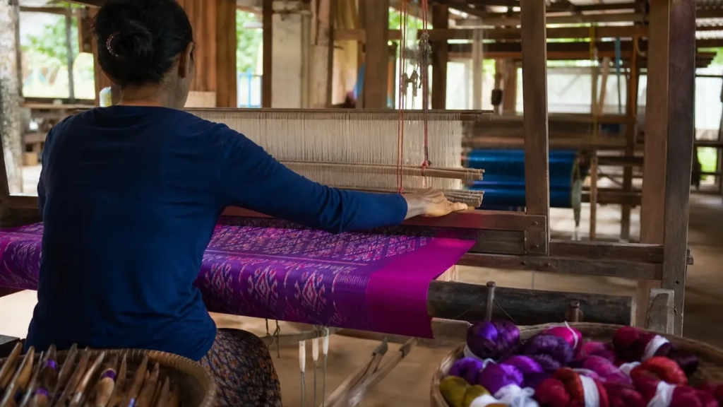 La soie thaïlandaise, un savoir-faire qui relie France et Thaïlande depuis 1856